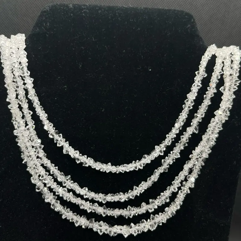 Pakimore Necklace.