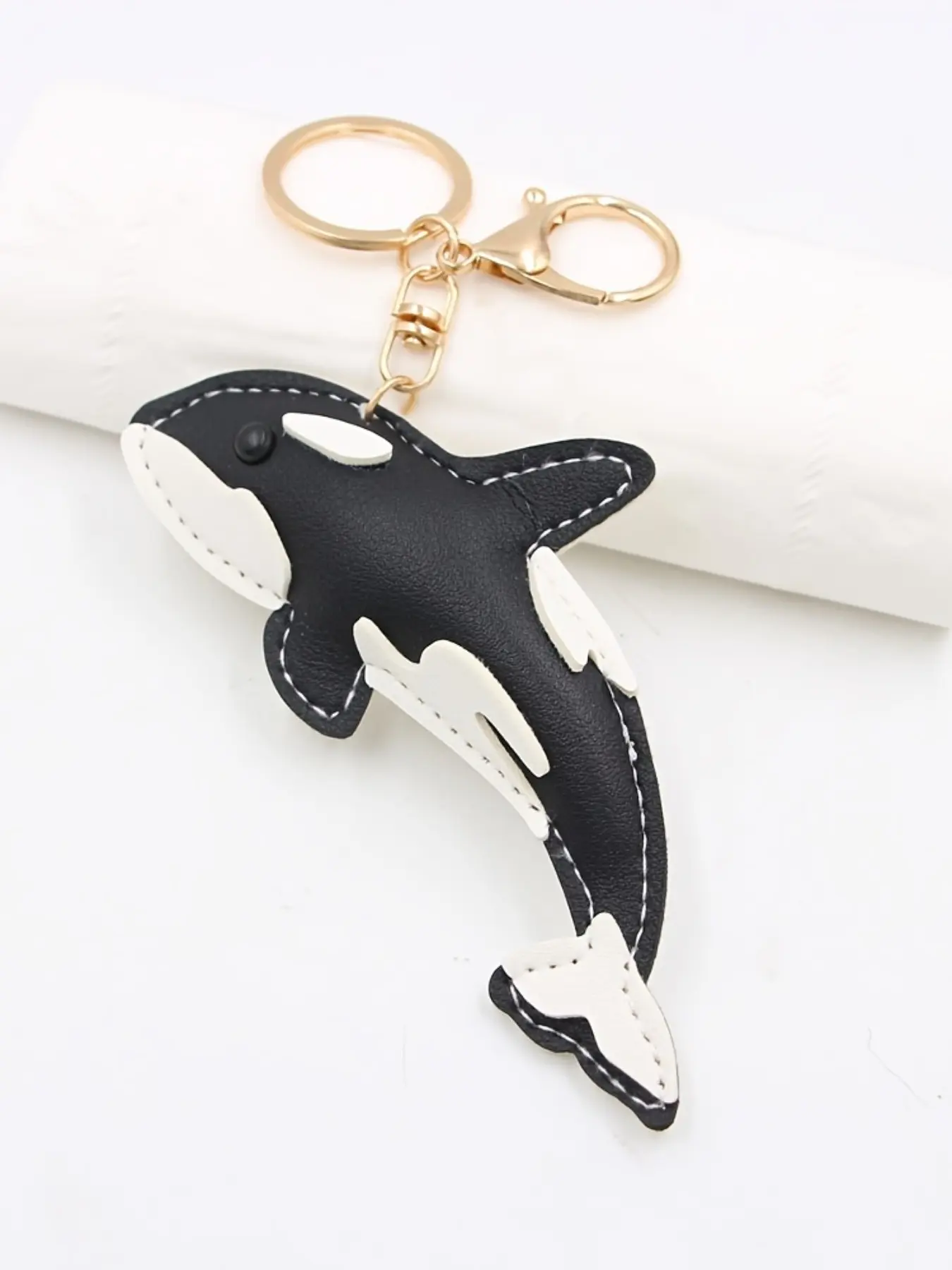 Dolphin Keychain Pendant, Cute Animal Design, Handmade Assembly, All-Season Ornament, Keychain Charm, Cute Keychain Accessory, Ideal Gift for Bags & Keys, Pu Leather Keychain