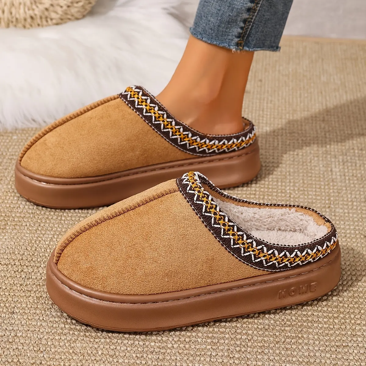 Lumubby Women's Anti-Slip Thick Bottom Slide Slippers - Unisex Plush Warm Fuzzy Slip-On, Platform Sole, Soft Indoor-Outdoor Winter Footwear, Anti Slip Slippers, Thick Bottom Slippers