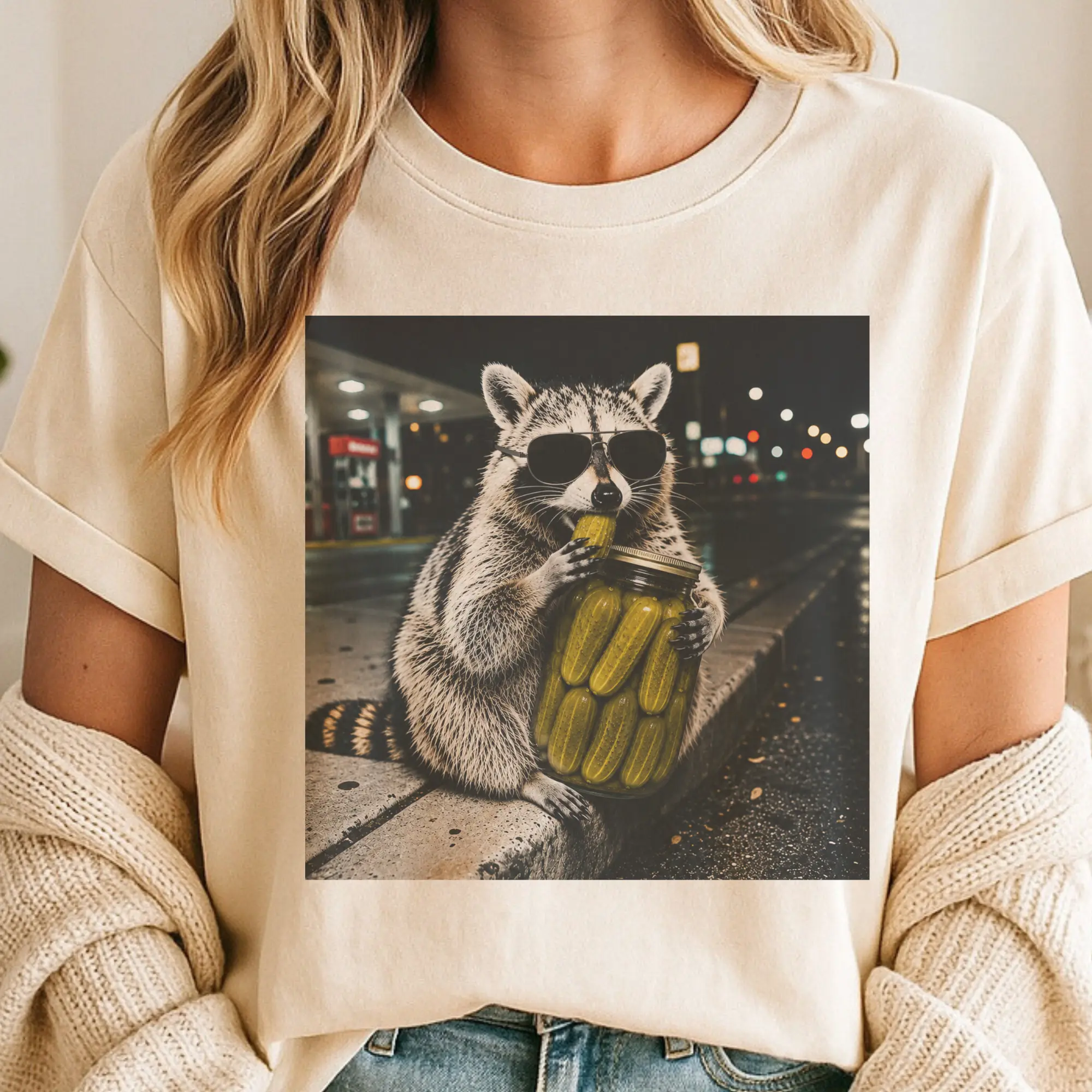 Vintage Raccoon Pickle Jar Graphic Tee Funny Pickle Tshirt Retro Raccoon T-Shirt Casual Womenswear Lightweight Crewneck Top