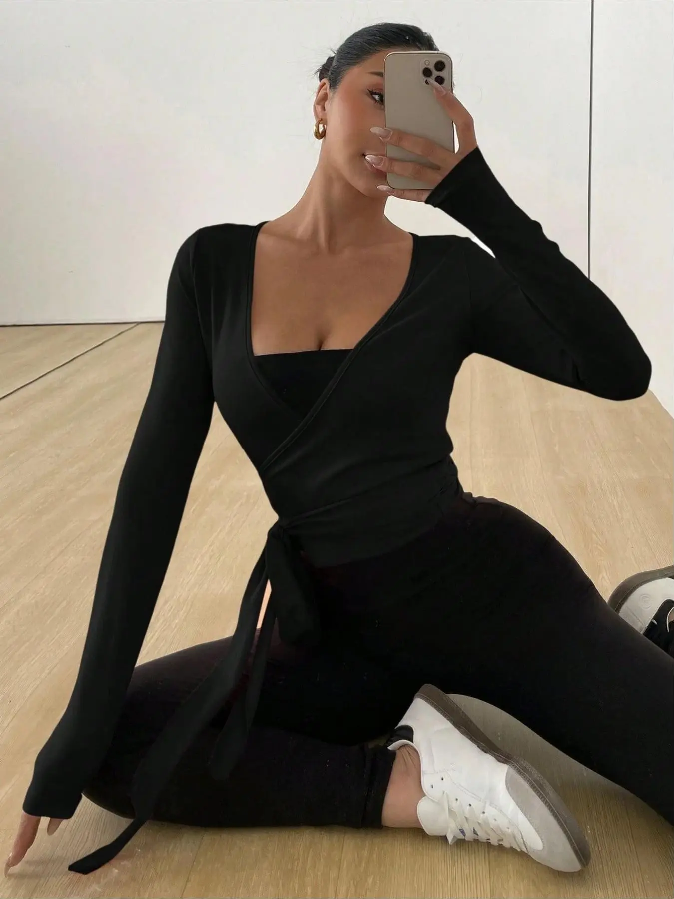 Women's Yoga Fitness Long Sleeve V-Neck Wrap Top, Soft Elastic Fitted Design, All Season Wear, Plain Style, Ideal for Gym & Daily Use, Everyday Athleisure Tee, Exercise Activewear, Gym Yoga Tops, Activewear Fitness Workout