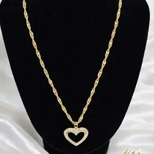 94 14K Laminated Heart Pendant Necklace – Luxury Shine