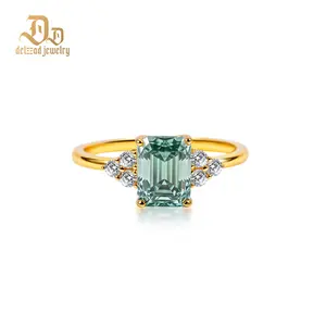 Delzzad 2.2ct Aurora Green Dream Ring Engagement Ring Band Step Cut Synthetic Moissanite Ring Jewelry S925 Perfect Birthday Engagement Wedding Anniversary Christmas Gift
