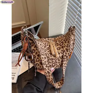 Women’s Leopard Print Crossbody Bag – Lightweight Versatile Shoulder Clutch, Trendy Animal Print Purse for Daily Use, Work, Travel, Shopping & Casual Outings, Stylish Everyday Fashion Accessory