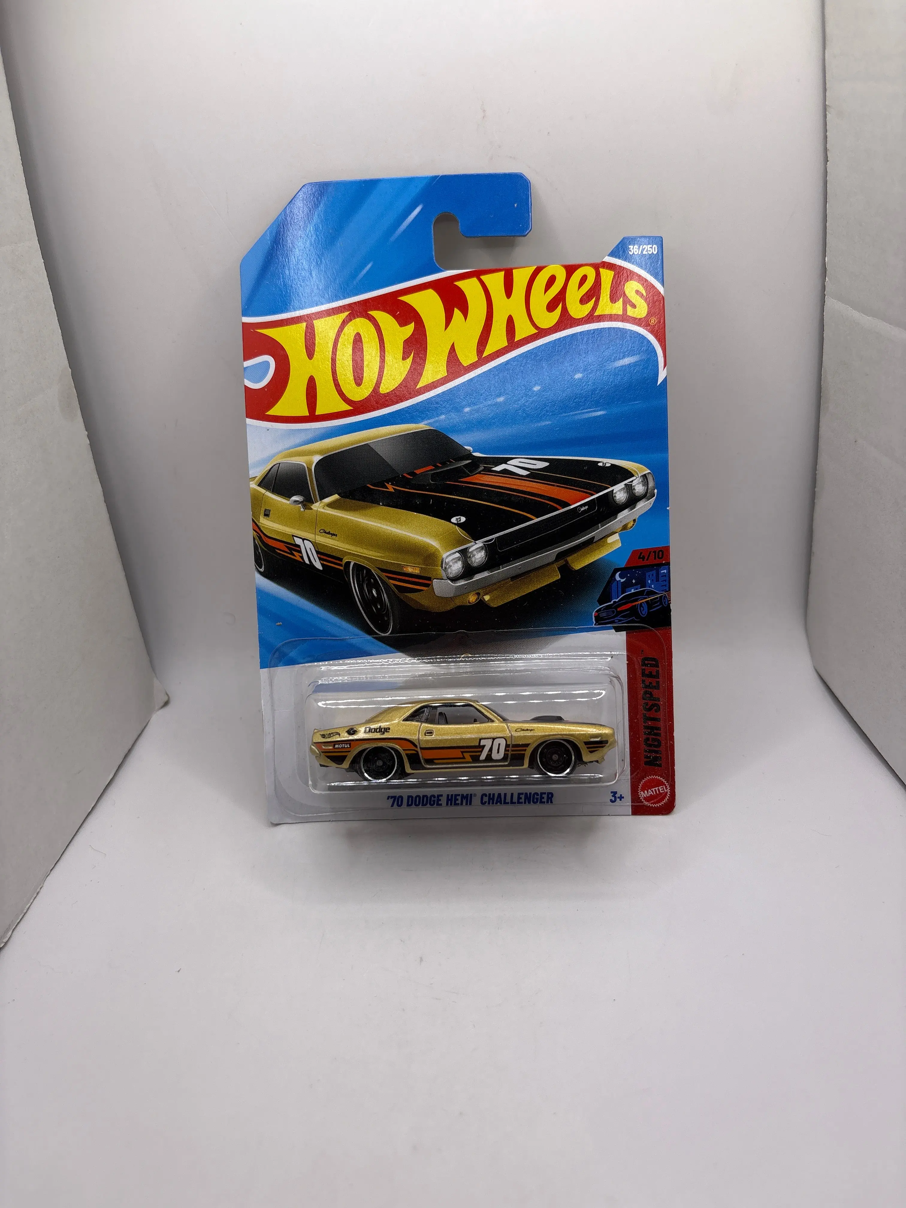 Hot Wheels 70 Dodge HEMI Challenger Diecast gold