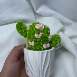 Captus Crochet Accessory with Ergonomic Handle