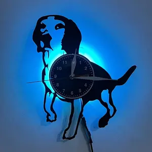 Colorful vinyl wall clock, with Beagle dog theme design, suitable for home decoration, corporate decoration, hotel decoration, pet store decoration, birthday gifts, graduation gifts, Christmas decoration and gifts, tabletop ornaments, sleep night lights