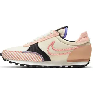 Nike Daybreak Leather Low-Top Running Shoes for Women with Cushioning and Slip-Resistance