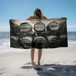 1 piece Wooden barrels arranged in an ancient wine cellar themed beach towel - Super soft flannel blanket, suitable for beds and sofas, all-season use, modern design, digitally printed pattern, 100% polyester material, machine washable, suitable