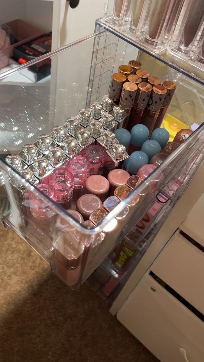 Item: Plus size -12"D x 7.5"W x 7"H, 4