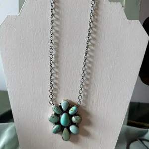 Multistone cluster necklace