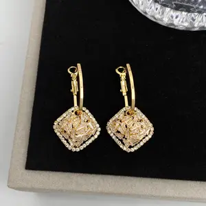 Light luxury and high-end geometric diamond-studded earrings, 2026 new trendy fashion, exquisite and versatile, silver needle earrings E50095-EH