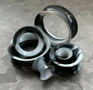 PAIR Black & White Swirl Ultra Thin Silicone Double Flare Tunnels/Plugs - Gauges