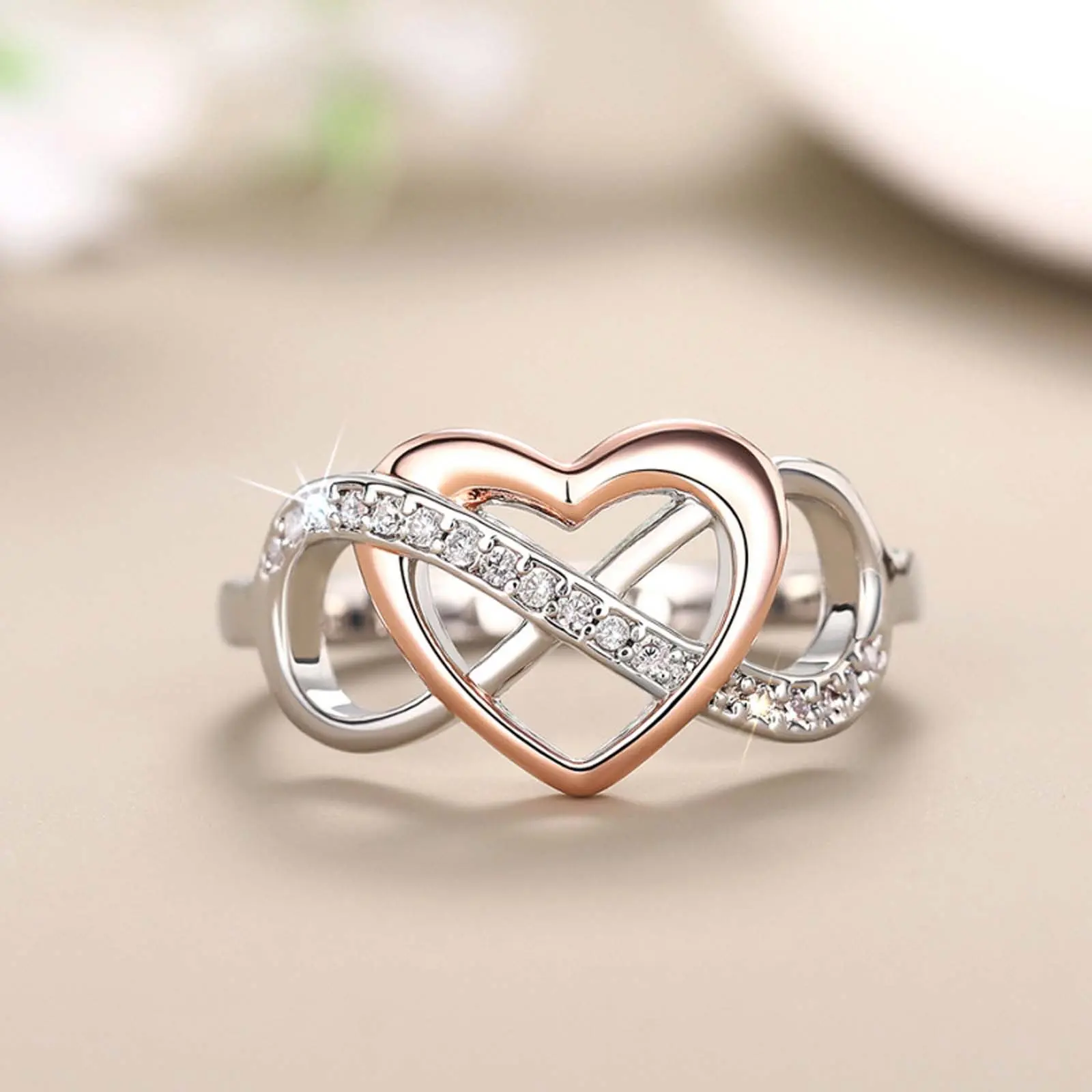 Openwork Heart Ring Elegant Two-Tone Oubemos Design Fashionable Accessory Available Sizes for Adults