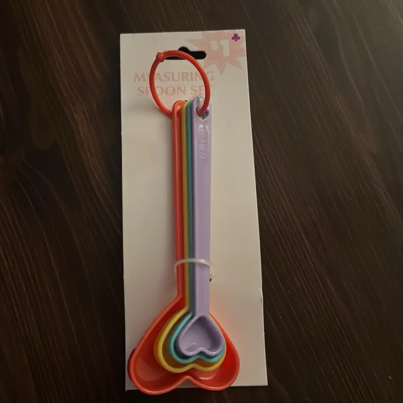 Heart Shaped Plastic Measuring Spoons, BPA-Free Kitchen Utensils for Baking, Cooking, and Food Portioning