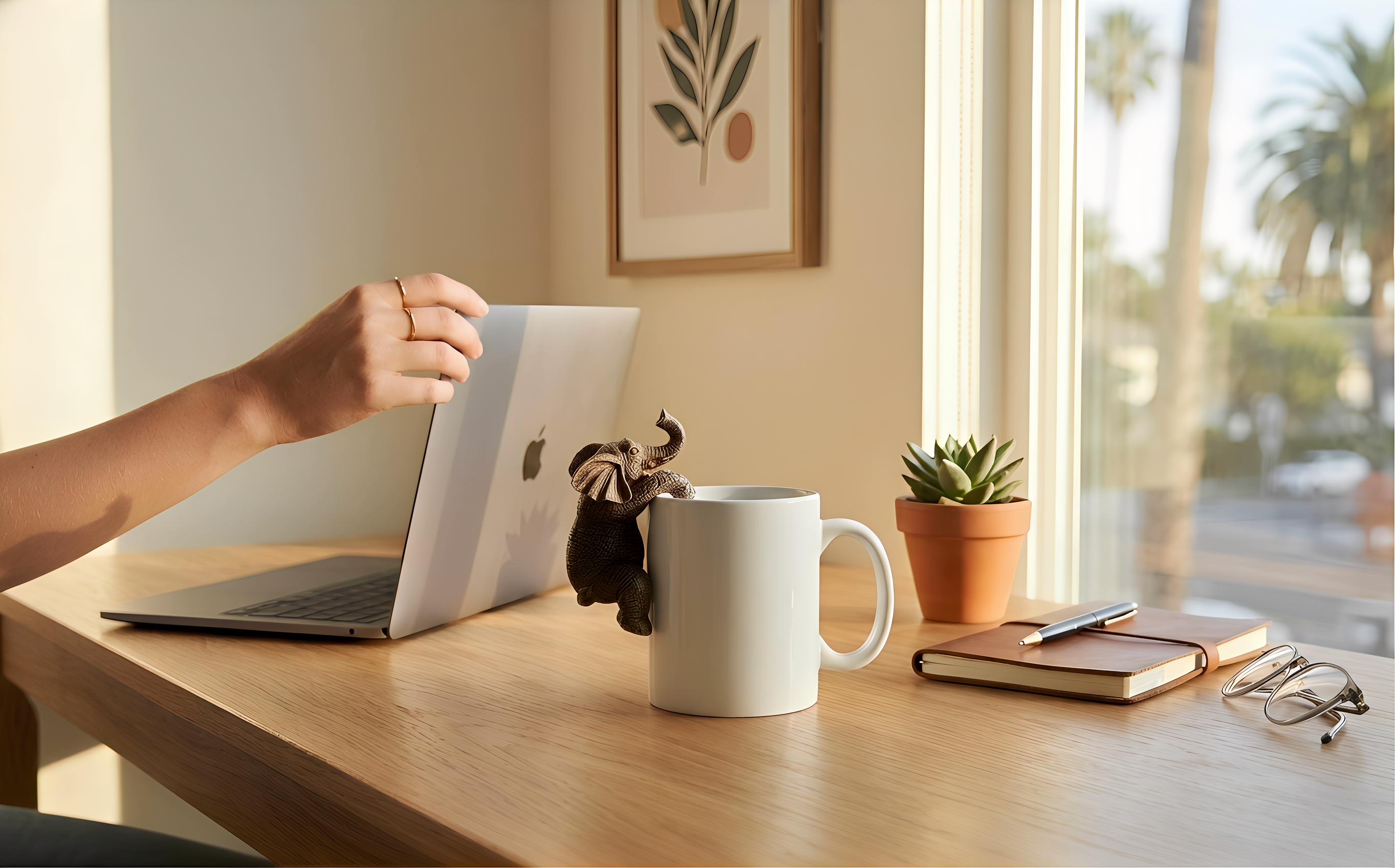 Elephant Hanging Sculpture Planter 1 pc Vertical Garden Flower Pot Resin Art Craft Home Decoration Small Succulent Plant Holder Porch Balcony Decor Gift for Elephant Lovers Hangable Ornament