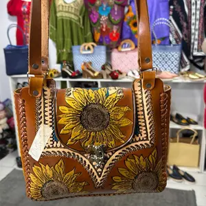Bolsa piel - Mexican Leather Bag Hermosa Bolsa de Piel 100% Ternero with Floral Embroidery & Gold Charm Artisanal Handcrafted Chiapaneco Handbag, bolsa artesanal
