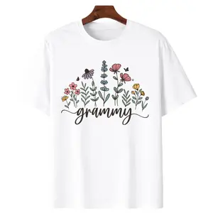 Wildflower Grammy Floral Tee – Perfect Gift Shirt for Grandmother Appreciation