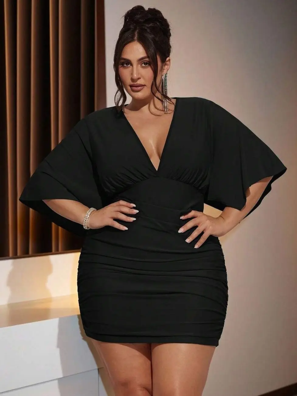Plus Size Women V-Neck Mini Green Christmas Dress
