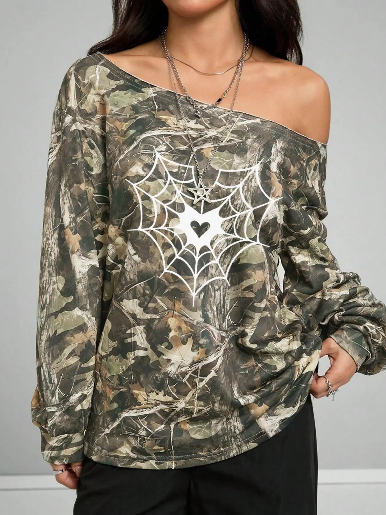 Women's Camo Asymmetrical Neck Off-Shoulder Sweater, Camouflage Heart Spider Web Print, Casual Loose Fit Long Sleeve Top for Spring & Fall