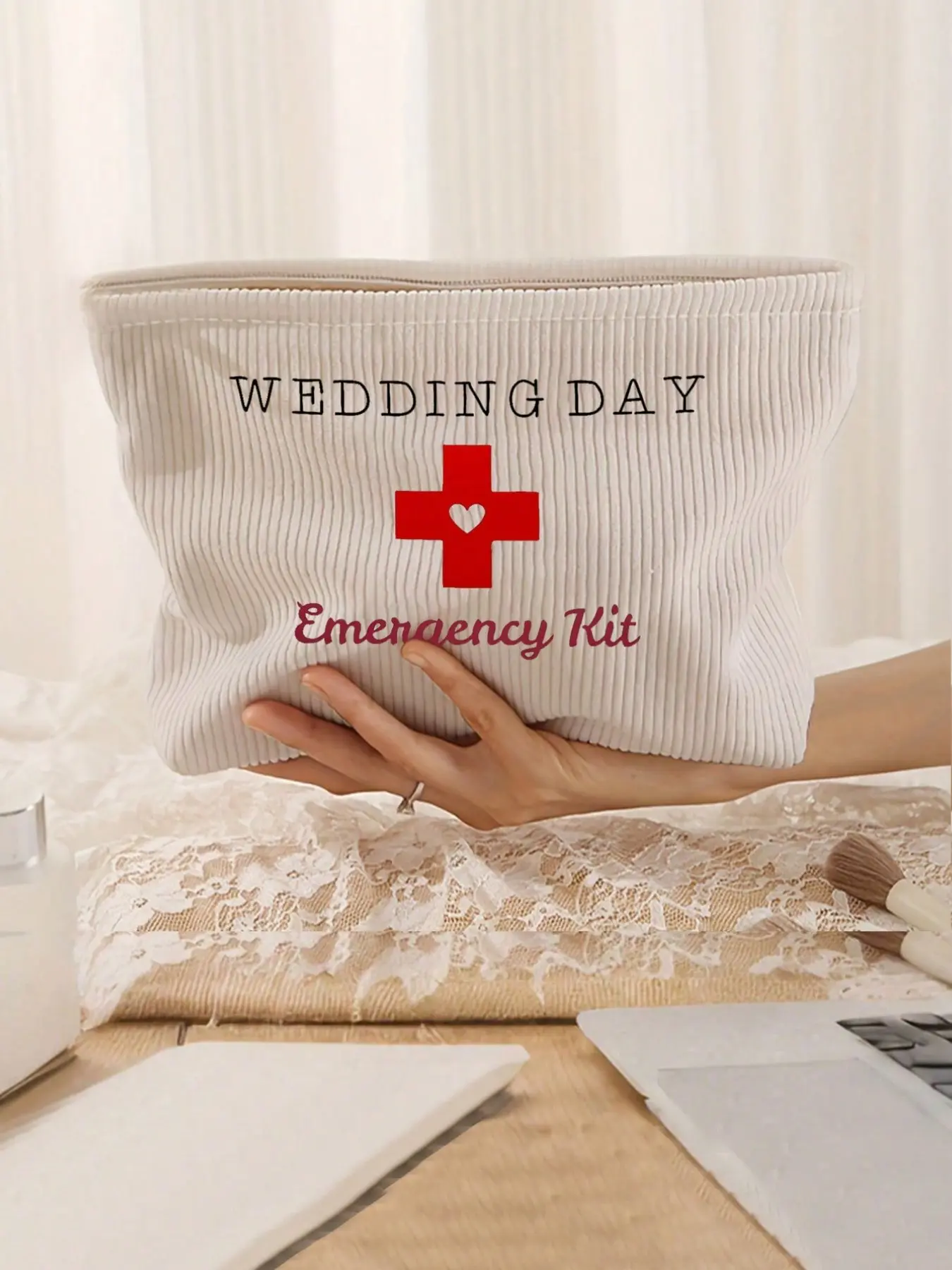 Bride Wedding Emergency Bag, Polyester Material, Small Lightweight Organizer, Fade Resistant, Foldable, Fashion Makeup Bag, Handheld Cosmetic Pouch, Portable Cosmetic Pouch