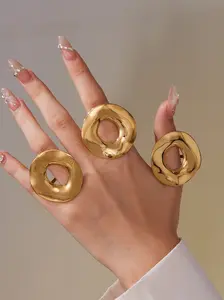 Unisex Stainless Steel Ring, Irregular Curved Hollow Design, Geometric Pattern, Open Style, Fashion Statement Jewelry, Finish