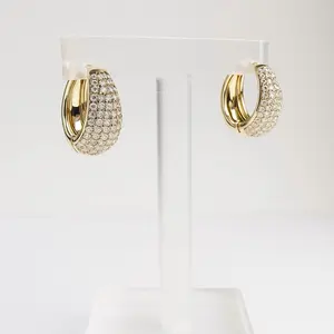 18. Luxury Pave Hoop Earring/ laminado 14k