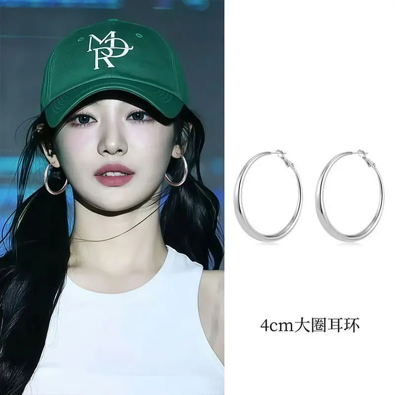 Large-circle plain ring earrings for women, high-end ear clips, ear studs, best-selling ear rings and earrings Large-circle plain ring earrings for women, high-end ear clips, ear studs, best-selling ear rings and earrings