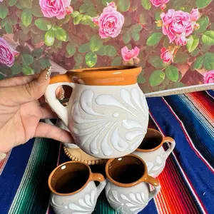 Engove Relieve Mug blanco boca mamey   White Ceramic Cup with Floral Design on Wooden Coaster Drinkware Coffee Tumbler Washable Reuse Reusable