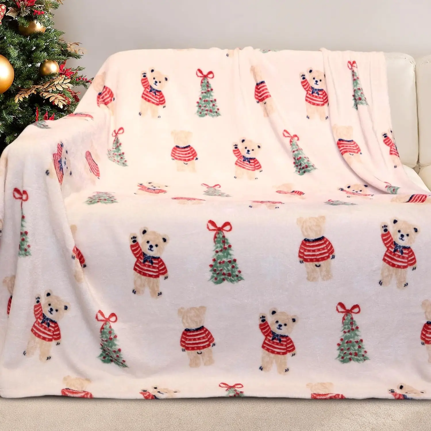 Bear & Christmas Tree Fleece Blanket - Perfect Winter Decor & Cute Holiday Gifts Cute Teddy Bear Throw Blanket | Soft Aesthetic Holiday Home Decor Gift