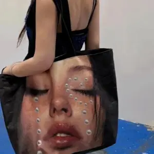 Y2k Portrait Print Handbag Fashion Dupont Paper Creative Light-weight Shoulder Bag Large Capacity Leisure Shopping Bag For Women