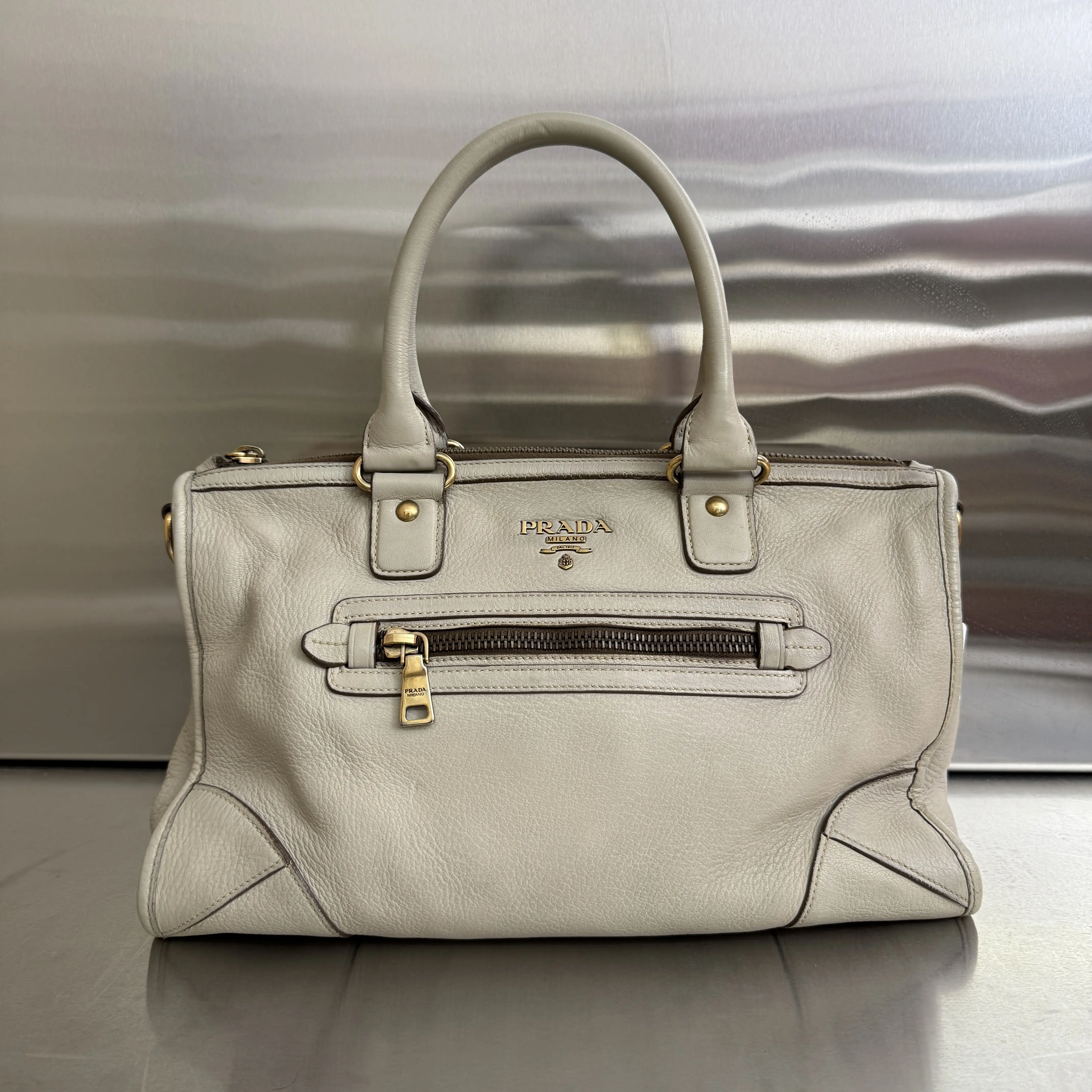 Pre-owned Calfskin Crossbody Bags Prada In White Crossbody Bag