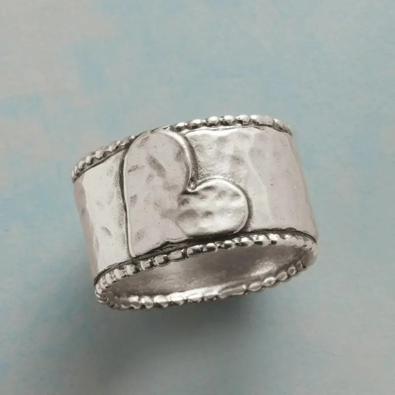 Vintage Wide Heart Ring, Unisex Couple Jewelry, Simple Daily Wear, Retro Style, Perfect for Couples, Unique Personality Ring, Heart Shaped Ring, Statement Rings, Beautiful Rings, Fashionable Jewelry