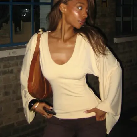 Sexy Hot Street Style Casual Low U-Neck T-Shirt,Relaxed Batwing Sleeve Waist-Defining Top, Solid Color Minimalist Commute Daily Dating Long Sleeve Blouse,  for Fall/Winter Streetwear, Casual Daily Tops, Womenswear