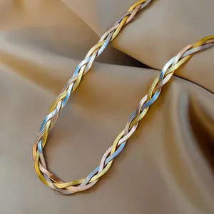 Creative Three-layer Woven Blade Chain Necklace with Multi Colored Metal Elements, Featuring A Neck Hugging Design That Exudes A Fashionable Temperament, Suitable for Summer Parties and Dinners, Enhancing Women's Charm and Dressing Style