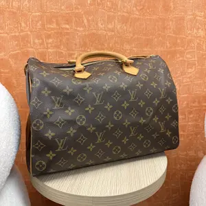 Pre-owned Louis Vuitton leather Tote Bags Speedy Bandouliere 35 Monogram (lb031926x2)