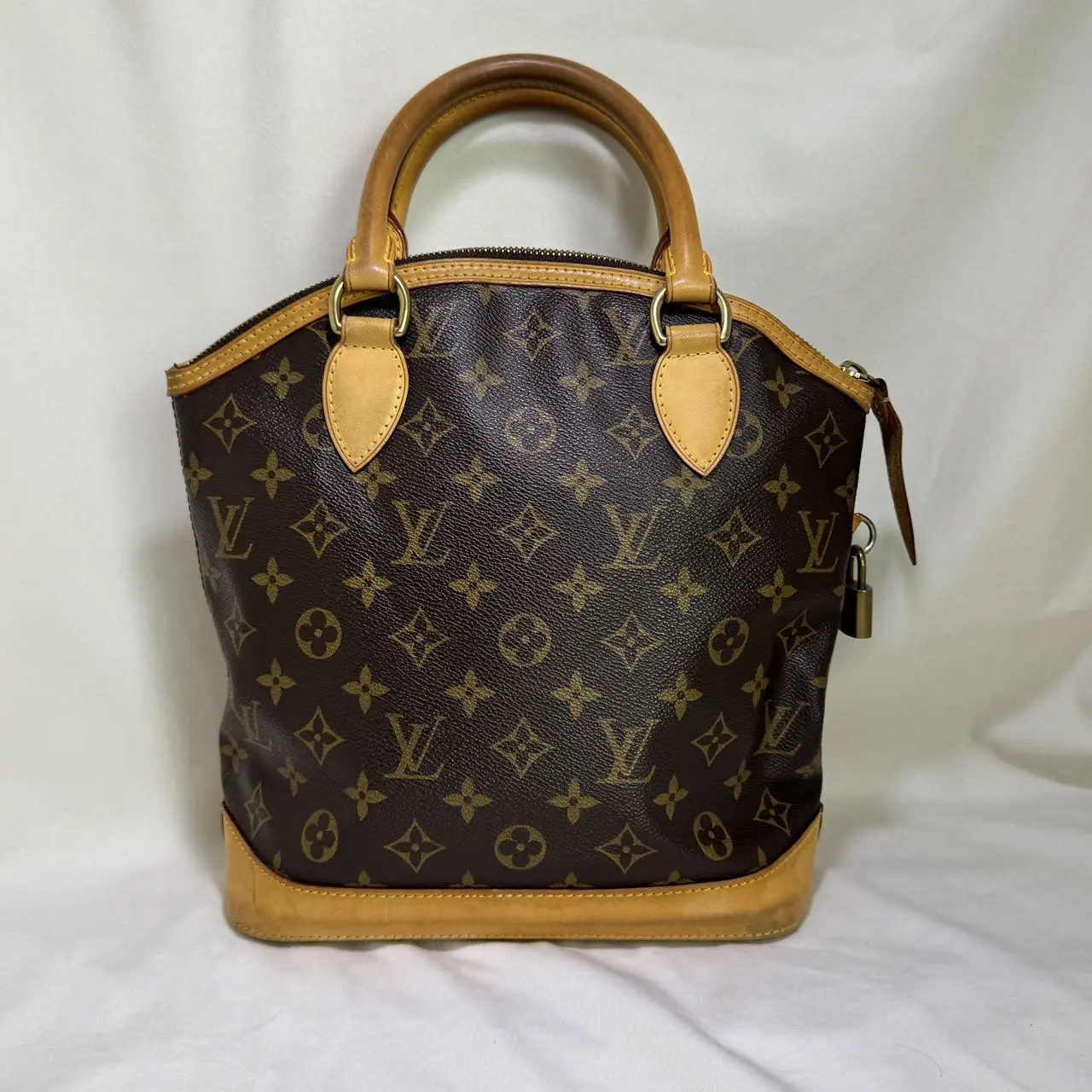 Pre-owned Louis Vuitton Monogram Lockit Aesthetic Fashionable Handbag Women's Designer Clutch Wristlet with Handles, Elegant Bags for Monica