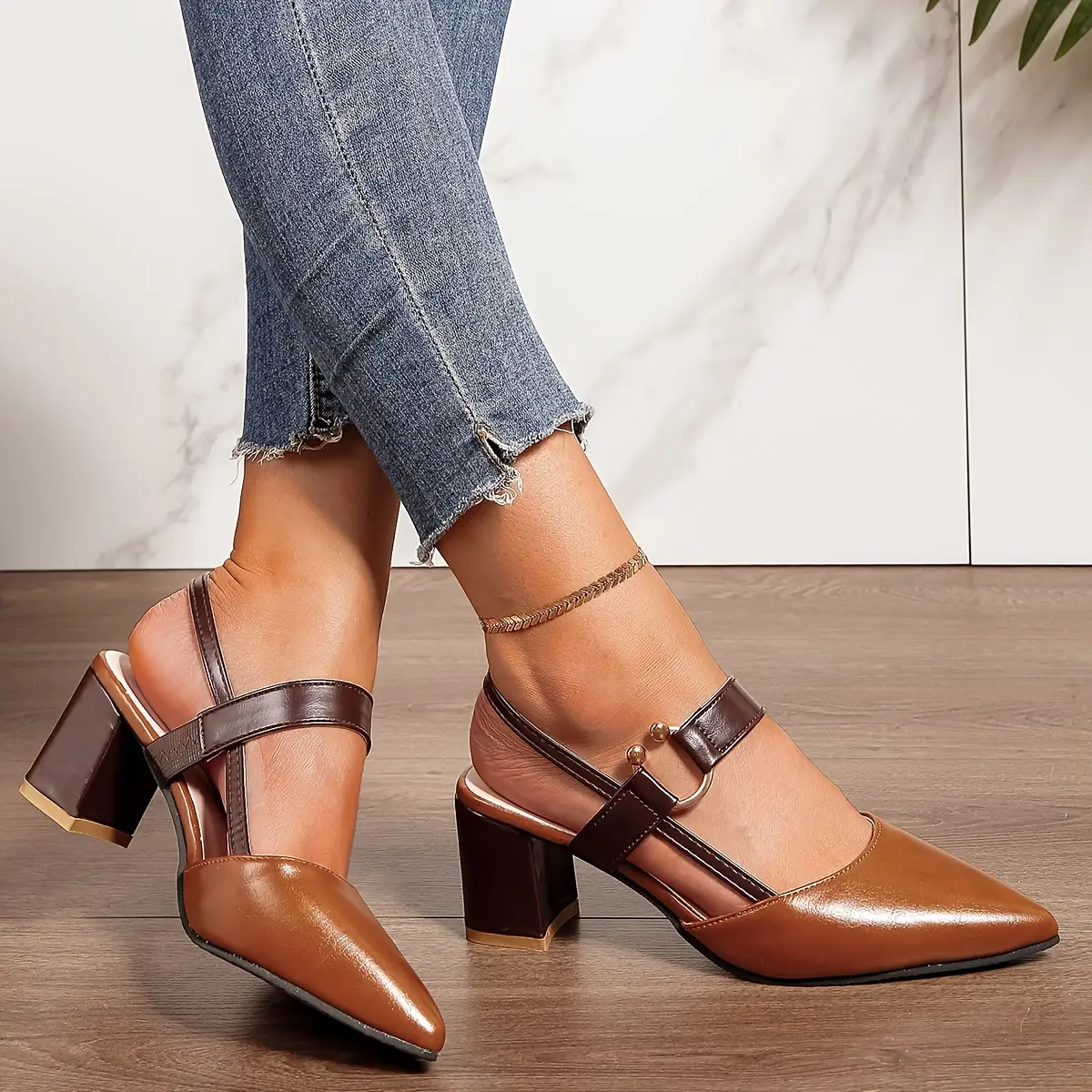 2026 Spring/Summer New Arrivals: Women's Pointed-Toe Block-Heel Pumps — Closed-Toe Mid-Heel Shoes with Single-Strap Buckle — High-Heel Sandals Daily Fashion Footwear Brown