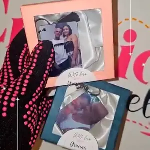 Personalized Photo Keychains with Customizable Text and Elegant Packaging for Unique Gifts