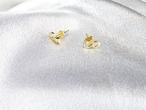 Elegantes Pendientes de Infinito en Oro Real 10k Elegance in Every Detail Exquisite Infinity Design in Genuine 10k Gold Ideal for Special Occasions or Everyday Wear