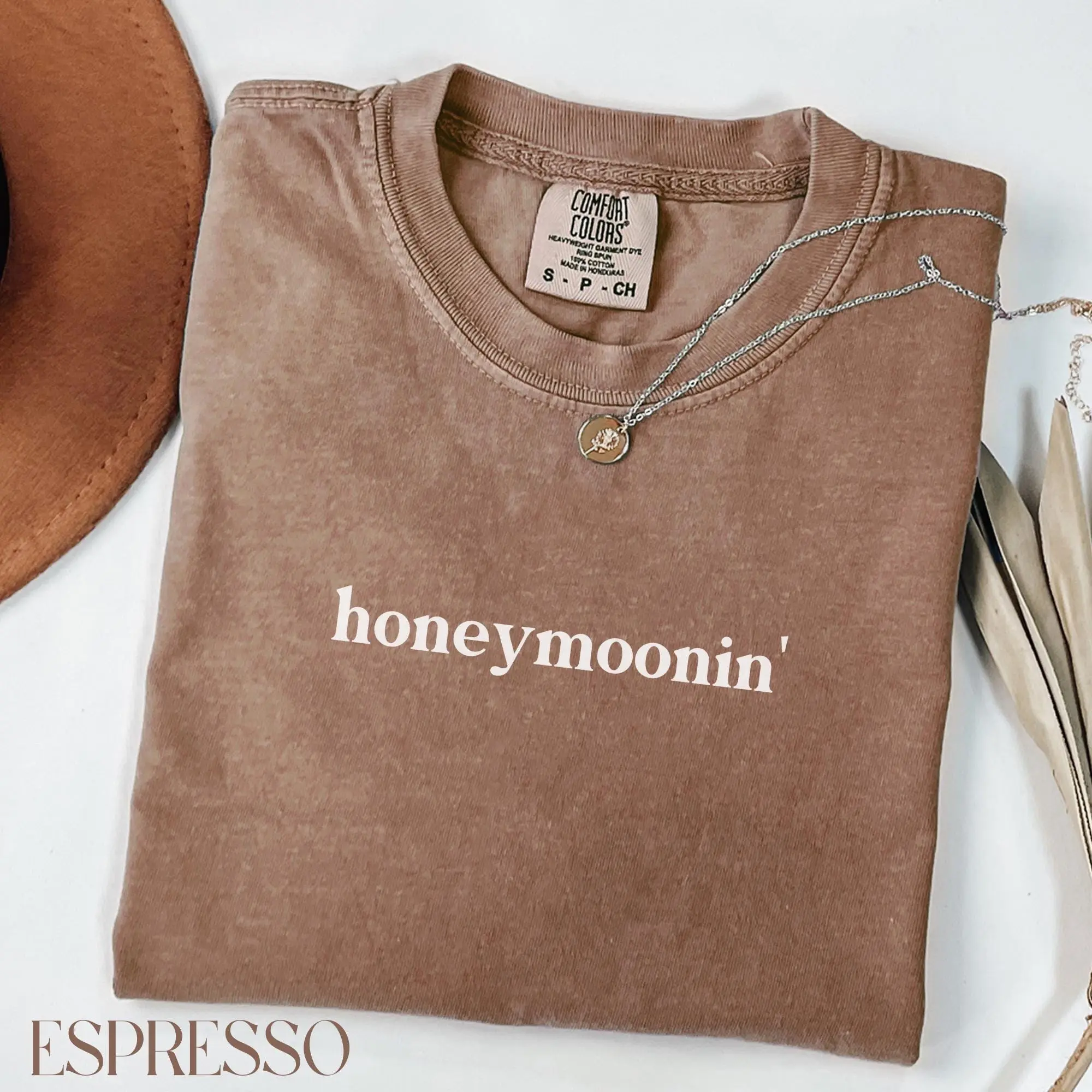Comfort Colors Honeymoonin' Shirt, Newlywed Gift, Just Married Tshirt, Wedding Gift Shirt, New Wife Shirt, Honeymoon Gift, Honeymoon Shirt