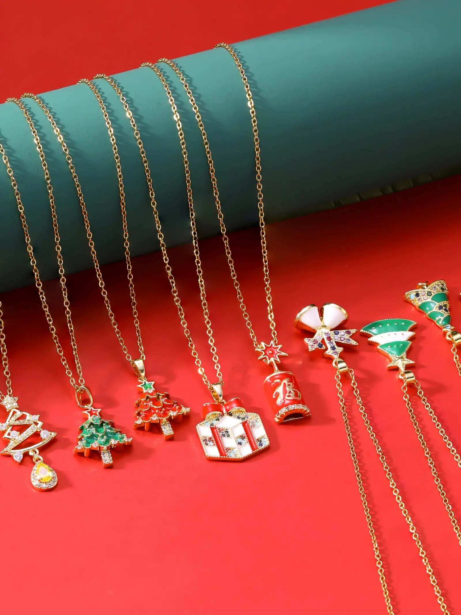 Elegant Christmas Tree Pendant Necklace, Unique Gift for Holiday Season, Perfect Jewelry Accessory for Special Occasions