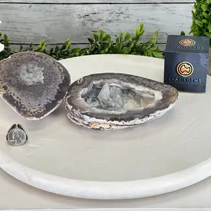 Quality Agate Geode "Jewelry Box", 3.6 lbs & 3.5" Tall #5251-0007