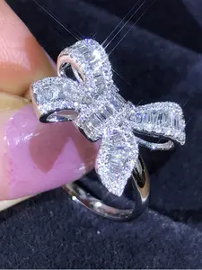1 PC Glamorous Cubic Zirconia Ring Elegant Glittering Ring For Women Fashion Engagement Rings Wedding Valentine's Day Gift