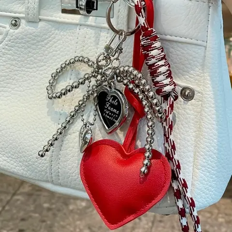 Y2K Gothic Women's Heart Shaped Keychain, Aesthetic Keychain, Pu Leather Keychain, Soft Keychains, Handmade Beaded Silver Bow Charms Bowknot Braided Rope Key Chain Bag Pendant Charm Hanging Accessories for Handbags, Wallet for Fashion Enthusiasts Black