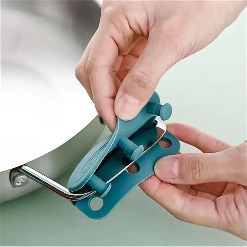 2PCS Anti scald clip, heat-resistant cast iron pot handle, insulated gloves, hand clip, pot handle, pot ear cover, pot ear clip pad