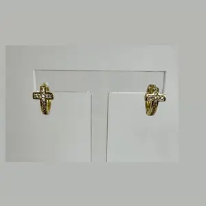 A71. Aretes para mujer de cruz / gold plated