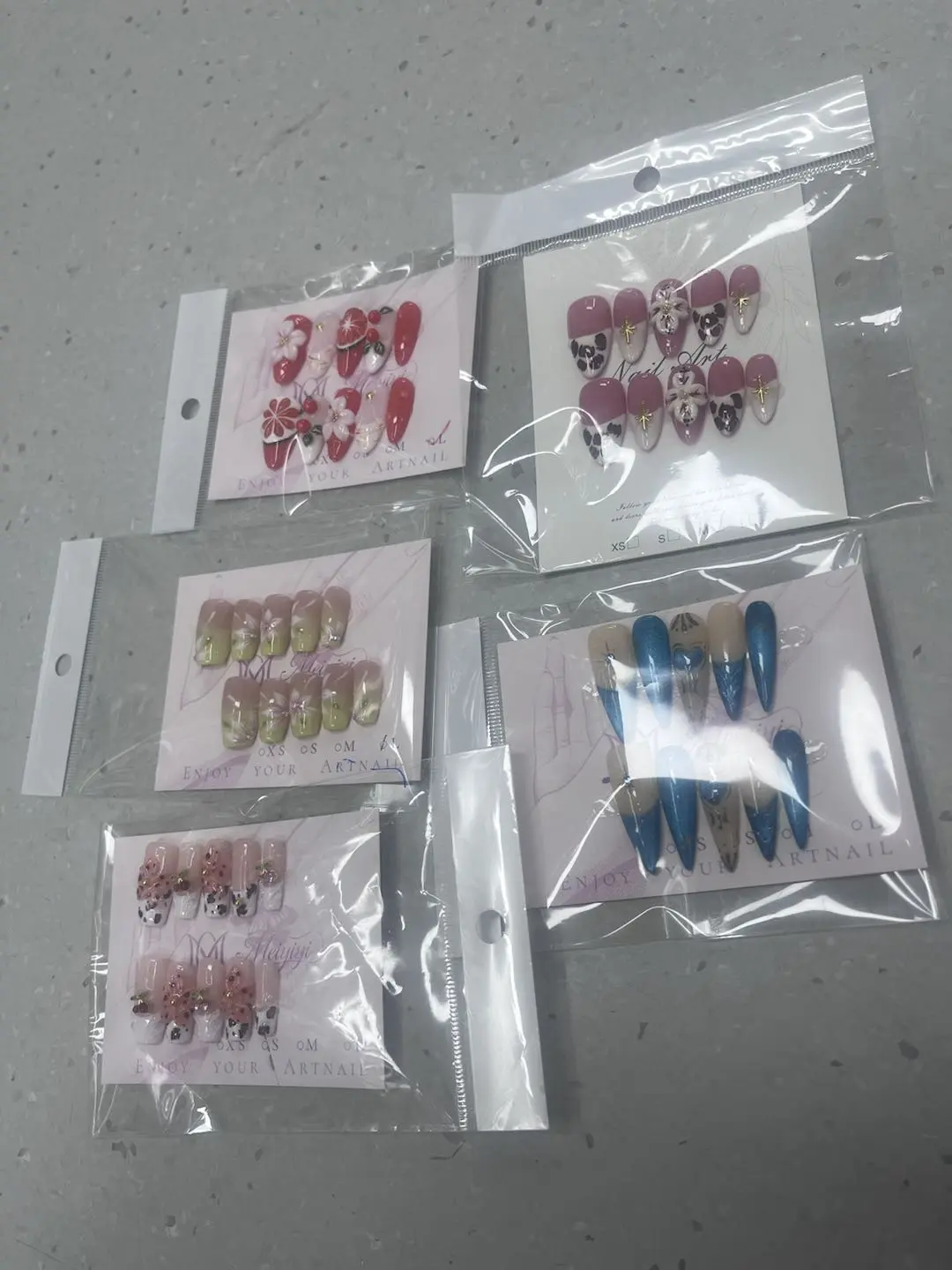 Amara(21254)gc.$30 for 15sets