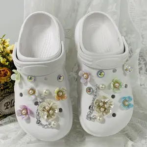 USOQ 16pcs Shoe Charm Set Bling Shoe Charms for Women,Cute Jewelry Flower Shoe Charms,Girls Gold shoe decoration,Party Favors  Valentine's Day, Christmas, Thanksgiving, Birthday