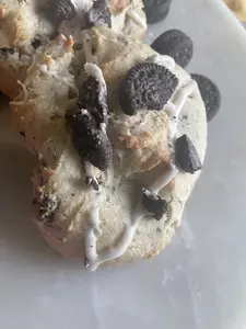 Cookies and Cream Cookies- 4 count